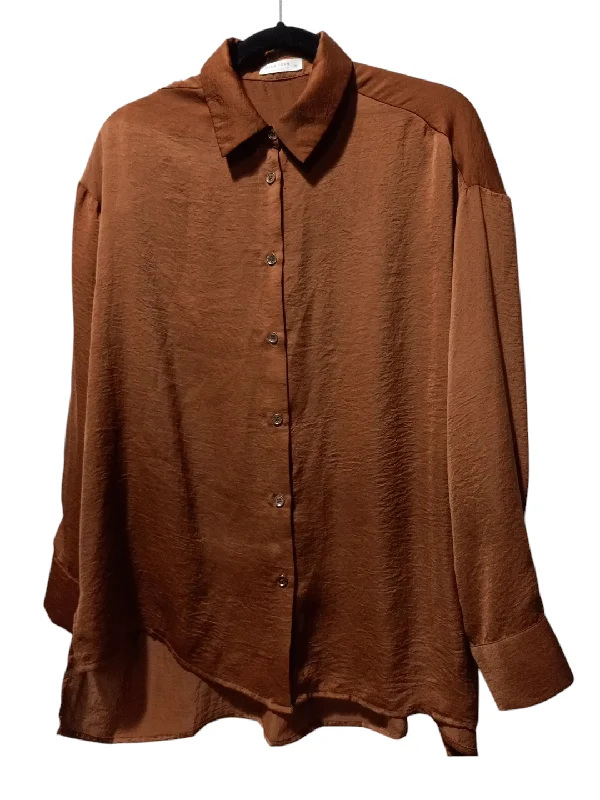 Blouse Long Sleeve By Clothes Mentor In Brown, Size: M